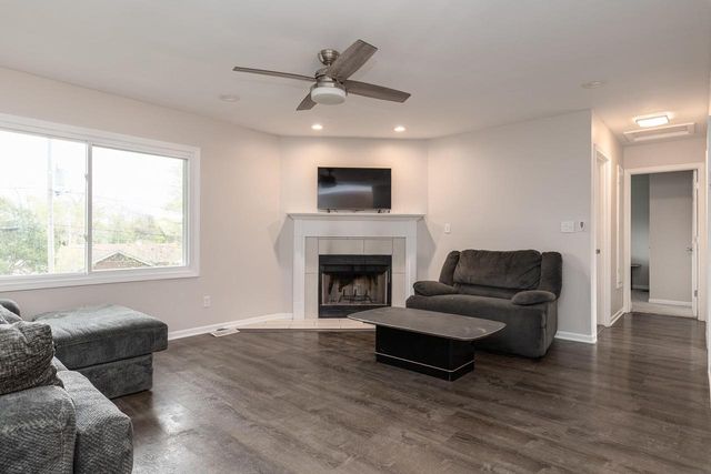12437 41st AVENUE, Pleasant Prairie, WI 53158