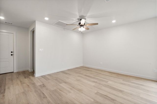 512 E 24th Street, Wolfforth, TX 79382