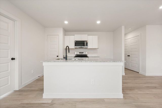 512 E 24th Street, Wolfforth, TX 79382