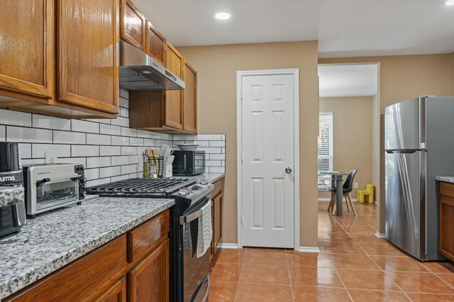 16122 Taloncrest Drive, Houston, TX 77083