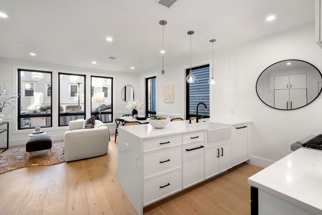 136 West Eighth St Two, Boston, MA 02127