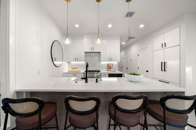 136 West Eighth St Two, Boston, MA 02127