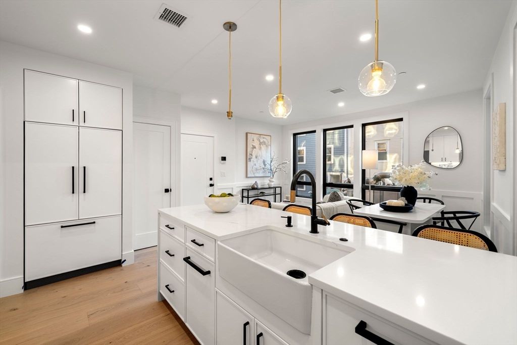 136 West Eighth St Two, Boston, MA 02127