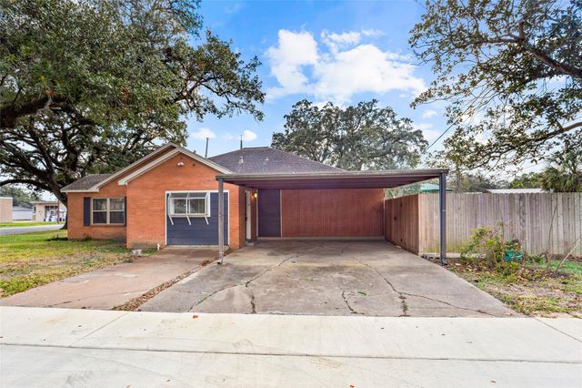 302 S Hardie Street, Alvin, TX 77511