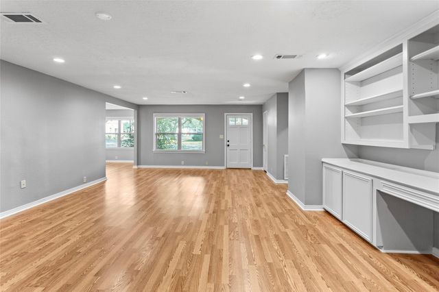 302 S Hardie Street, Alvin, TX 77511