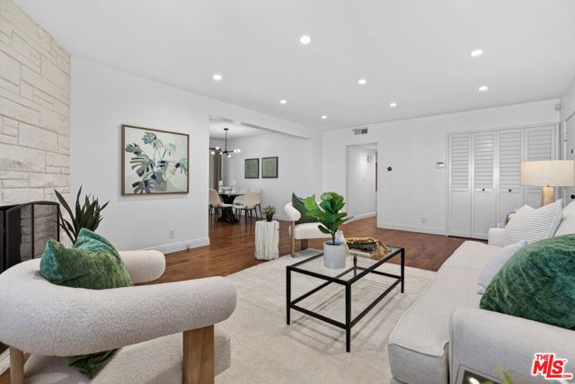 4563 Finley Avenue 3, Los Angeles, CA 90027
