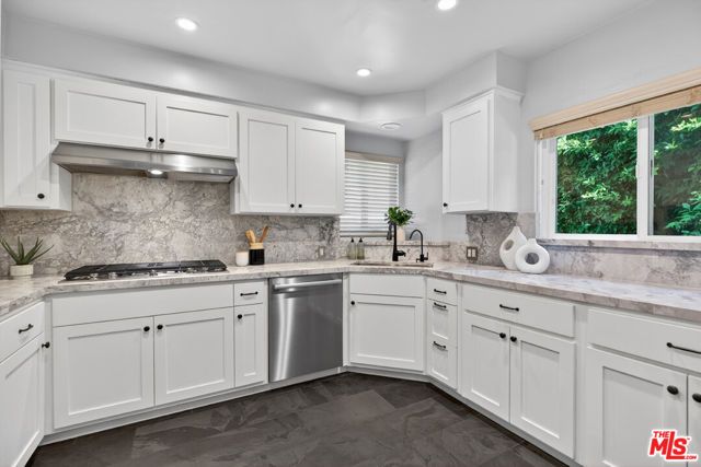 4563 Finley Avenue 3, Los Angeles, CA 90027
