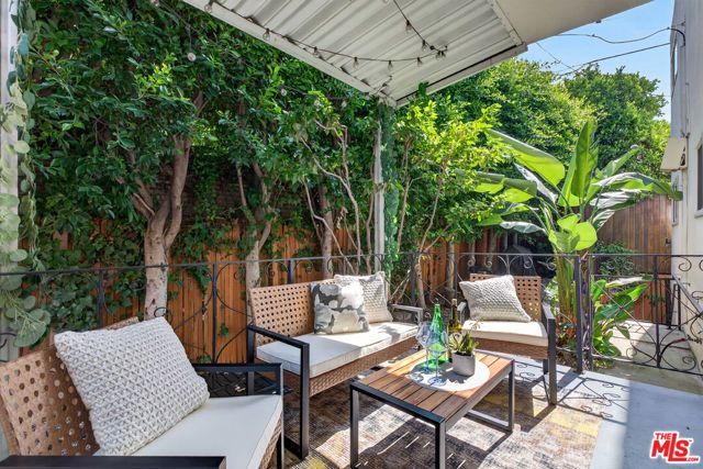 4563 Finley Avenue 3, Los Angeles, CA 90027