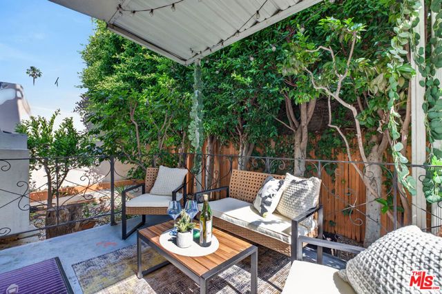 4563 Finley Avenue 3, Los Angeles, CA 90027