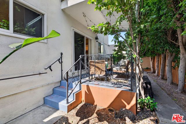 4563 Finley Avenue 3, Los Angeles, CA 90027