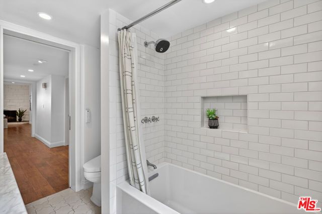 4563 Finley Avenue 3, Los Angeles, CA 90027