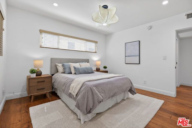 4563 Finley Avenue 3, Los Angeles, CA 90027