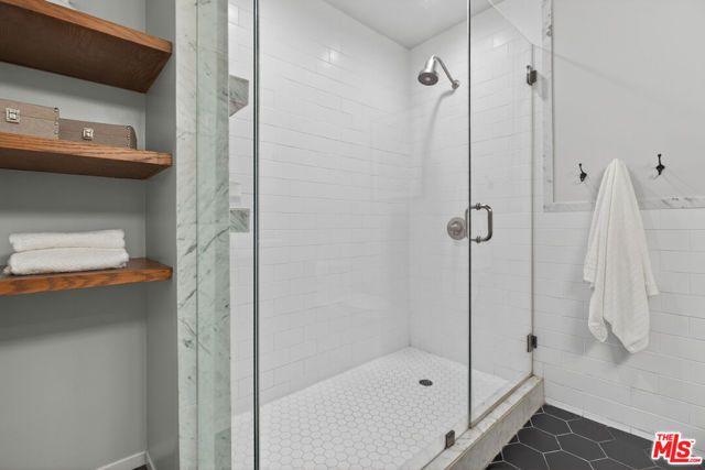 4563 Finley Avenue 3, Los Angeles, CA 90027