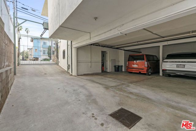 4563 Finley Avenue 3, Los Angeles, CA 90027