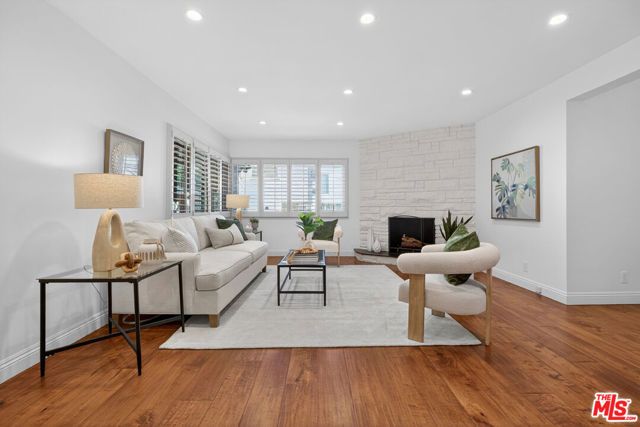 4563 Finley Avenue 3, Los Angeles, CA 90027