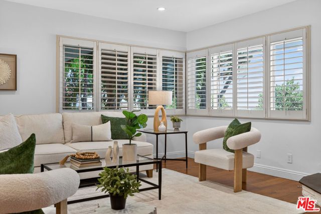 4563 Finley Avenue 3, Los Angeles, CA 90027
