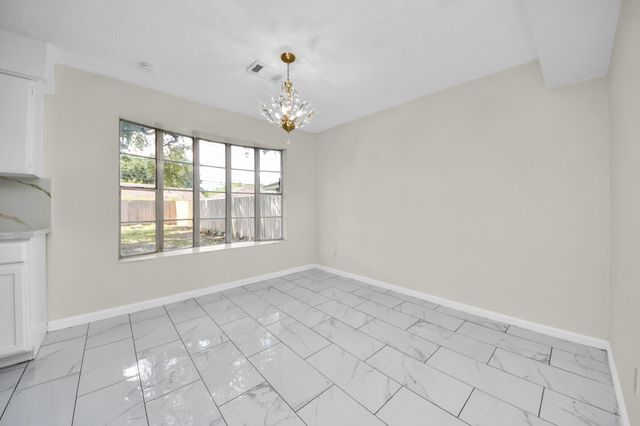 11618 Hillcroft Avenue, Houston, TX 77035