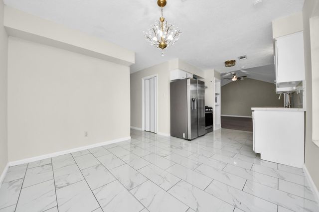 11618 Hillcroft Avenue, Houston, TX 77035