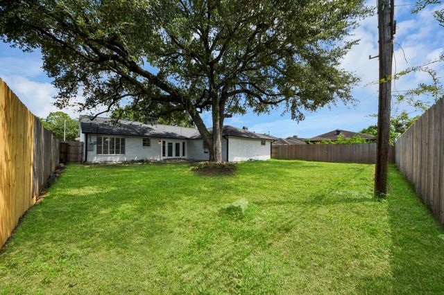 11618 Hillcroft Avenue, Houston, TX 77035