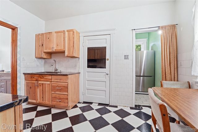 8632 Smart Street, Detroit, MI 48210