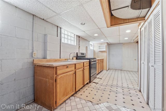 8632 Smart Street, Detroit, MI 48210