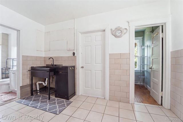 8632 Smart Street, Detroit, MI 48210
