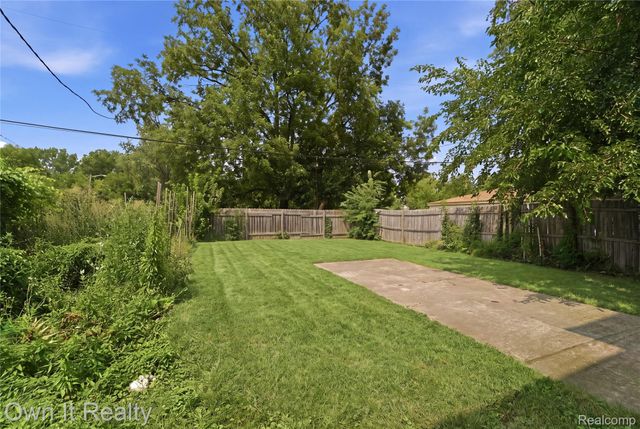 8632 Smart Street, Detroit, MI 48210