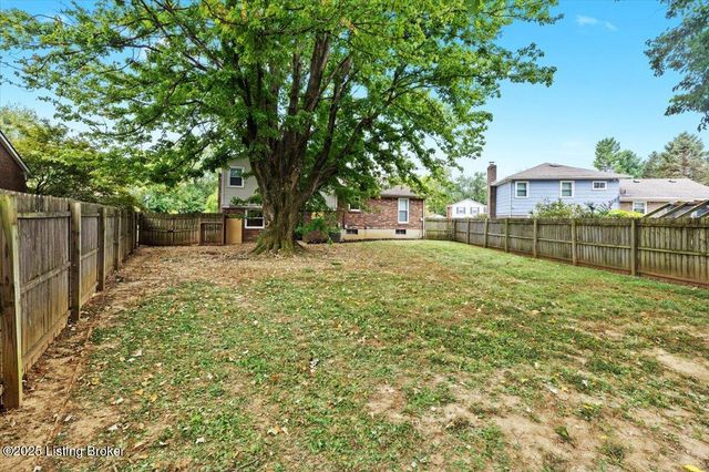 9205 Auburn Ave, Jeffersontown, KY 40299