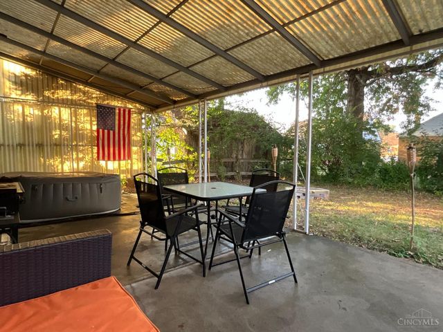 1902 Knollridge Lane, North College Hill, OH 45231