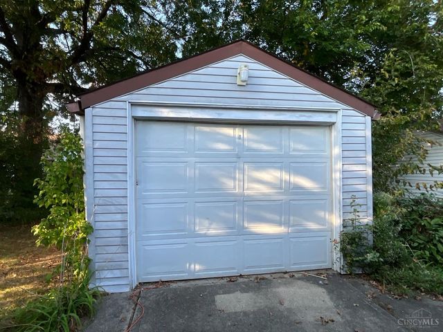 1902 Knollridge Lane, North College Hill, OH 45231