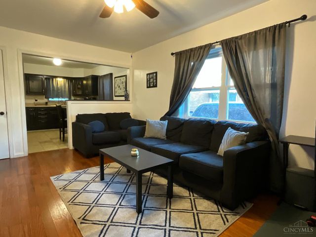 1902 Knollridge Lane, North College Hill, OH 45231