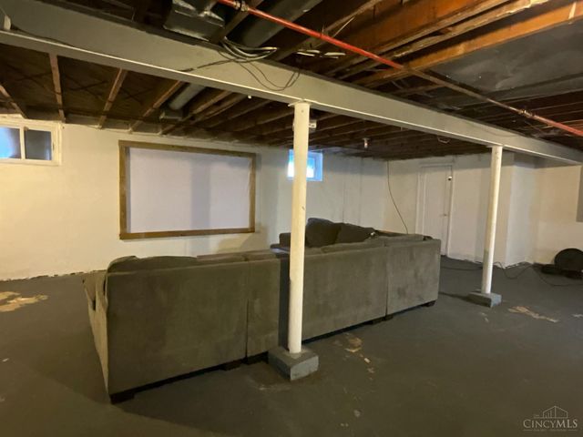 1902 Knollridge Lane, North College Hill, OH 45231