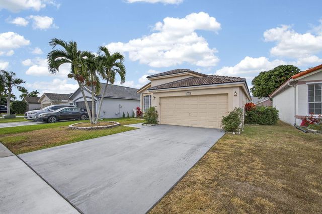 765 Lake Wellington Drive, Wellington, FL 33414