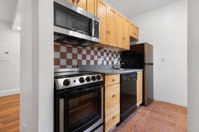 53 Hancock St 8, Boston, MA 02114