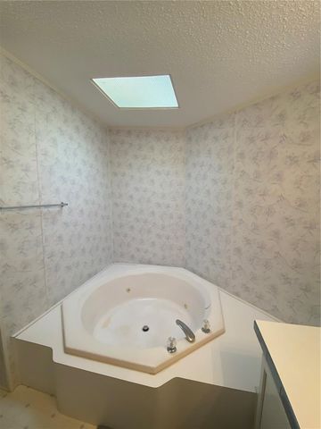 36722 STRAND DR, Zephyrhills, FL 33542