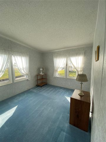 36722 STRAND DR, Zephyrhills, FL 33542