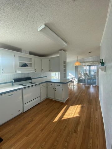 36722 STRAND DR, Zephyrhills, FL 33542