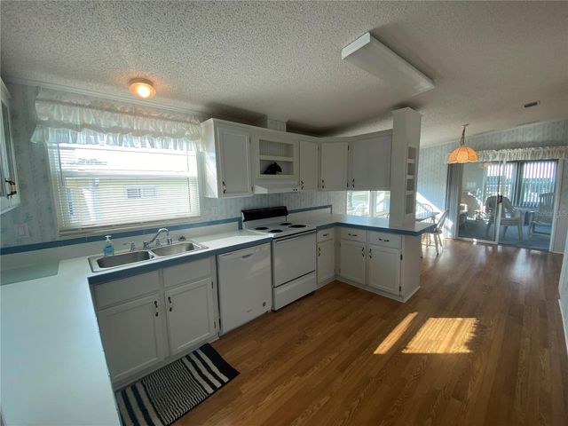 36722 STRAND DR, Zephyrhills, FL 33542