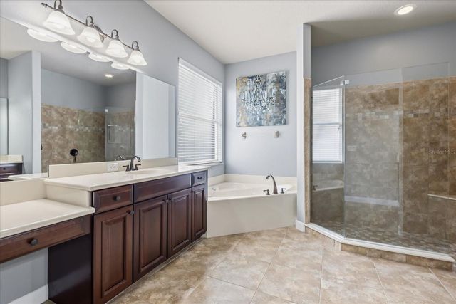 4904 LEGACY OAKS DRIVE, Orlando, FL 32839