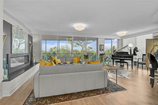 385 N POINT ROAD 304, Osprey, FL 34229