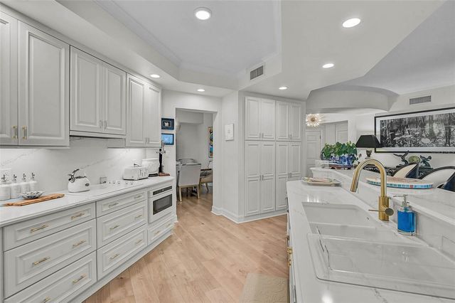 385 N POINT ROAD 304, Osprey, FL 34229