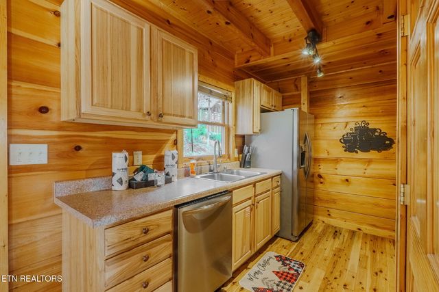 2109 Memory Way, Sevierville, TN 37876