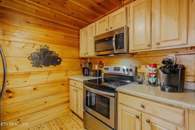 2109 Memory Way, Sevierville, TN 37876