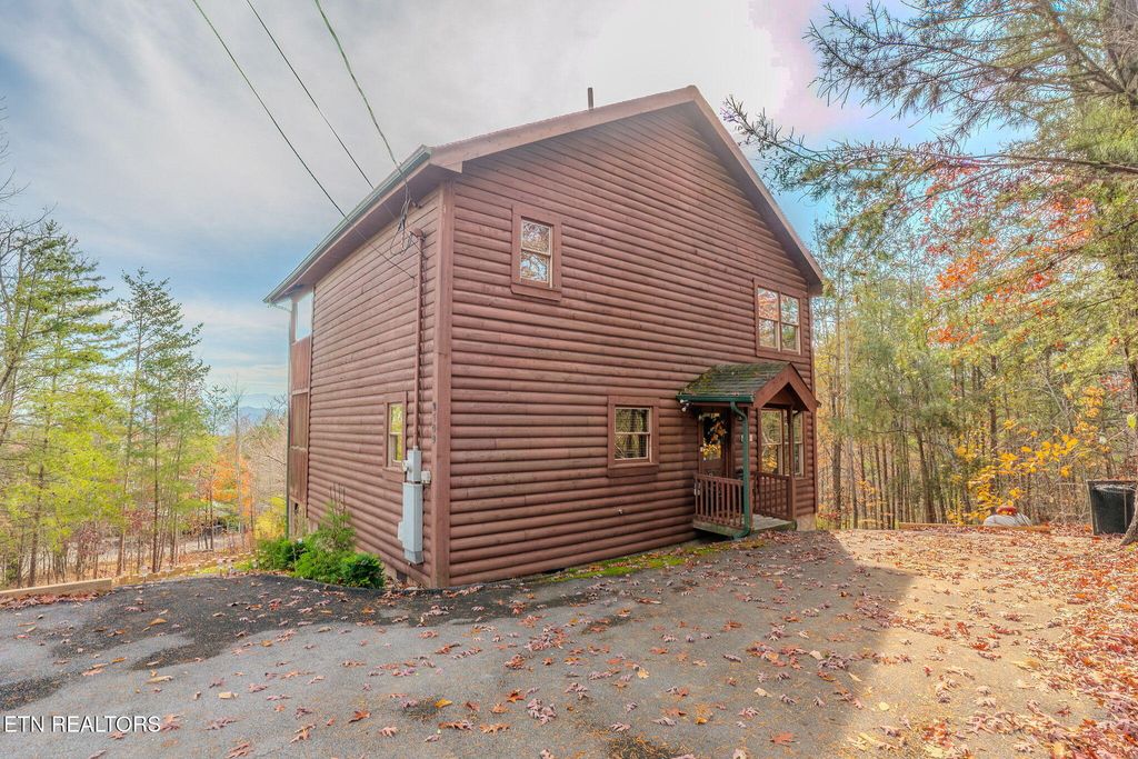 2109 Memory Way, Sevierville, TN 37876