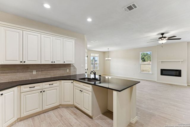 319 Club View E, Seguin, TX 78155