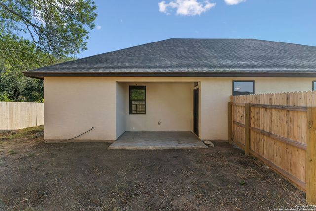 319 Club View E, Seguin, TX 78155