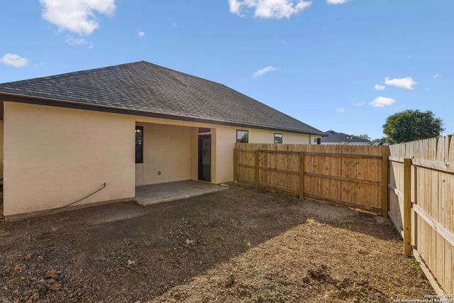 319 Club View E, Seguin, TX 78155