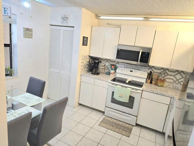4047 NW 22nd Street 210b, Coconut Creek, FL 33066