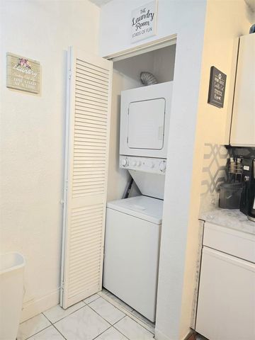 4047 NW 22nd Street 210b, Coconut Creek, FL 33066