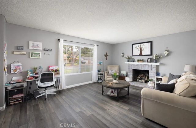 21515 Alaminos, Saugus, CA 91350